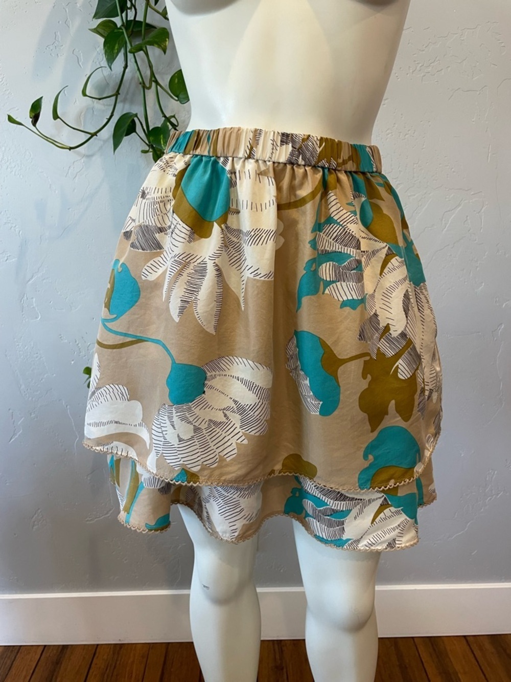 Anthropologie Odille 100% silk Floral-Accented Tiered Mini Skirt XS